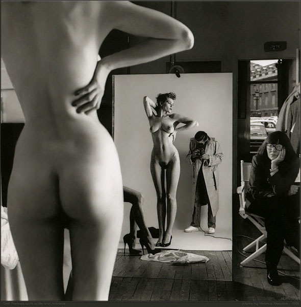 Helmut Newton : Helmut Newton, Self-portrait with wife and models, Paris, 1981, © Helmut Newton Estate